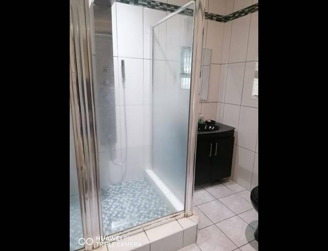 4 BEDROOM HOUSE FOR SALE IN BRACKENHAM